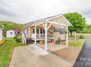 101 Strollers Ln, Waynesville, NC 28785