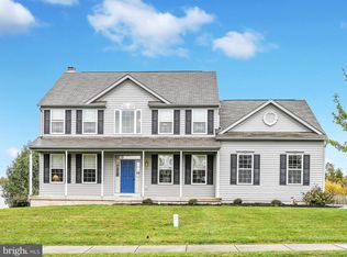 34 Meadowside Dr, Douglassville, PA 19518