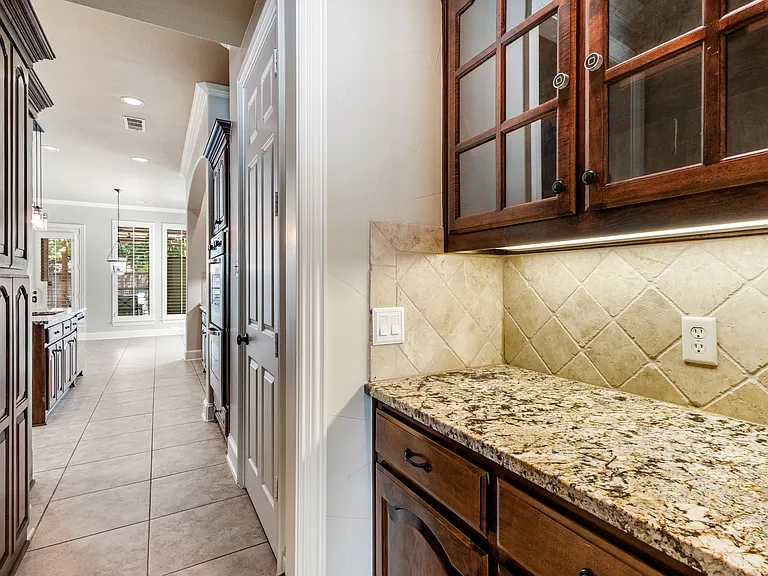 901 Sandy Trl — Photo 18