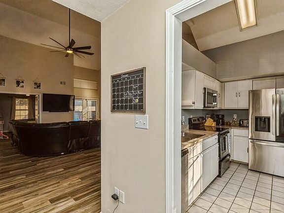 4th image of 367 Canterbury Cir NW