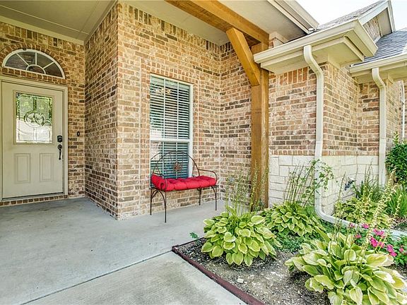 3rd image of 224 Lottie Ln