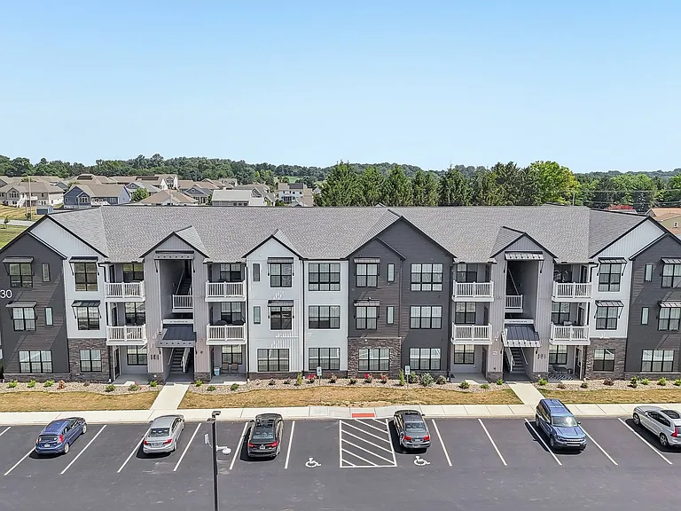 419 Apartments — Photo 36