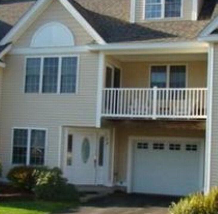 1st image of 74 Carrington Ln