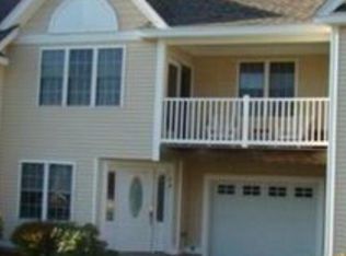 74 Carrington Ln, Uxbridge, MA 01569