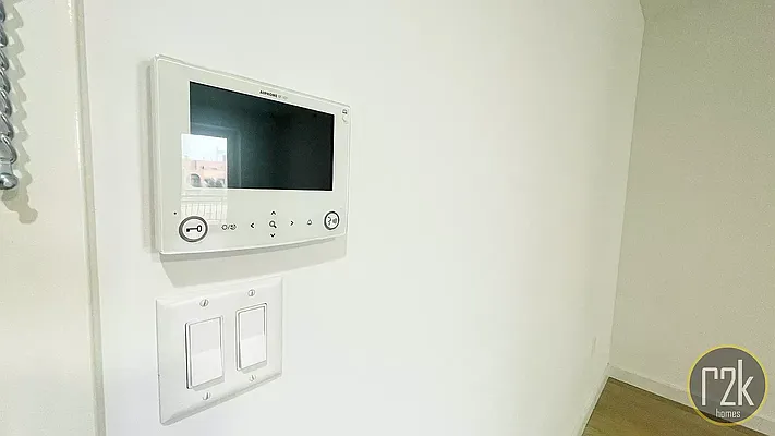 Rented by Realty 2000 Corp | media 39