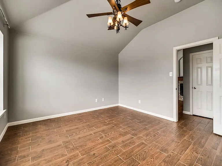 300 Creekside Dr — Photo 12