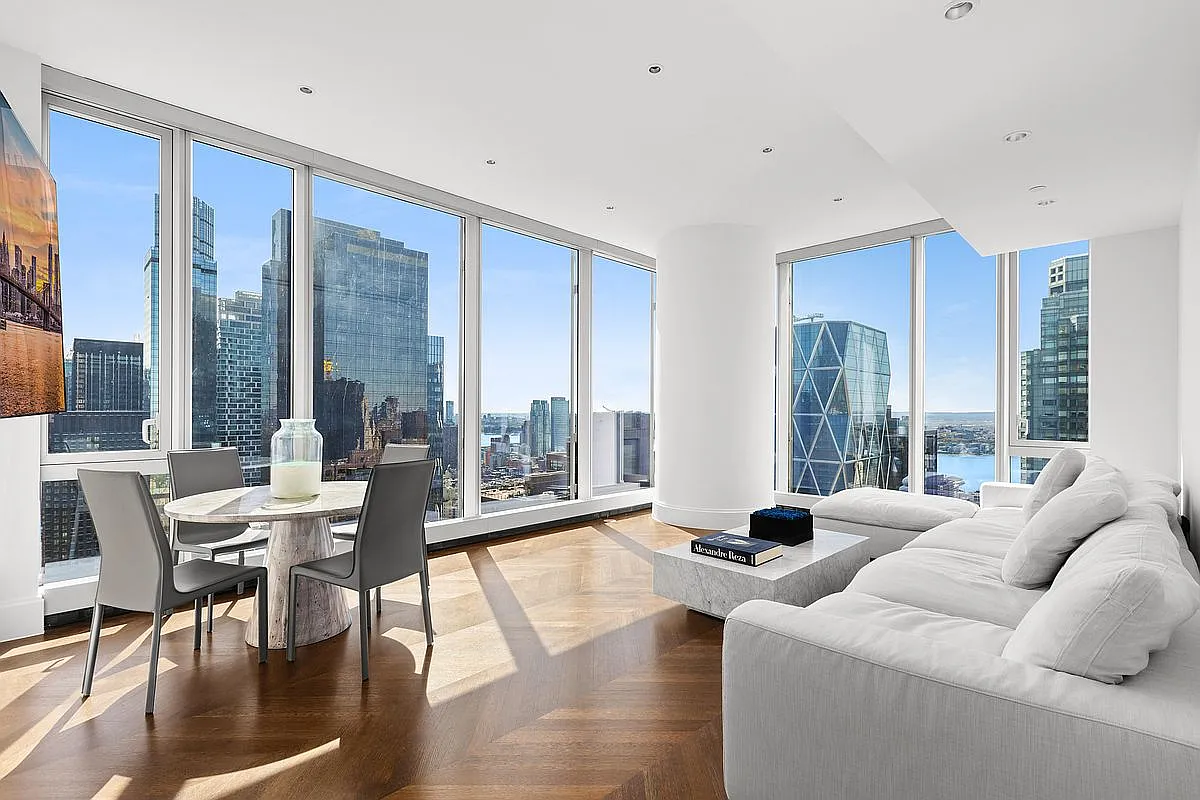 217 W 57th St APT 48D photo 1