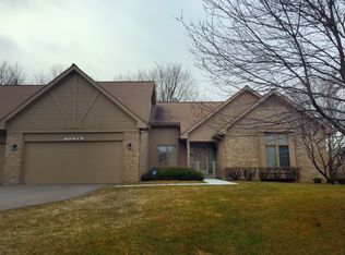 29679 Nova Woods Dr #1, Farmington Hills, MI 48331