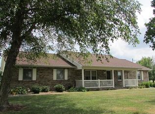 8917 N Humbert Rd, Brighton, IL 62012