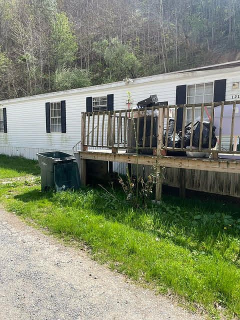1st image of 121 Granite Dr
