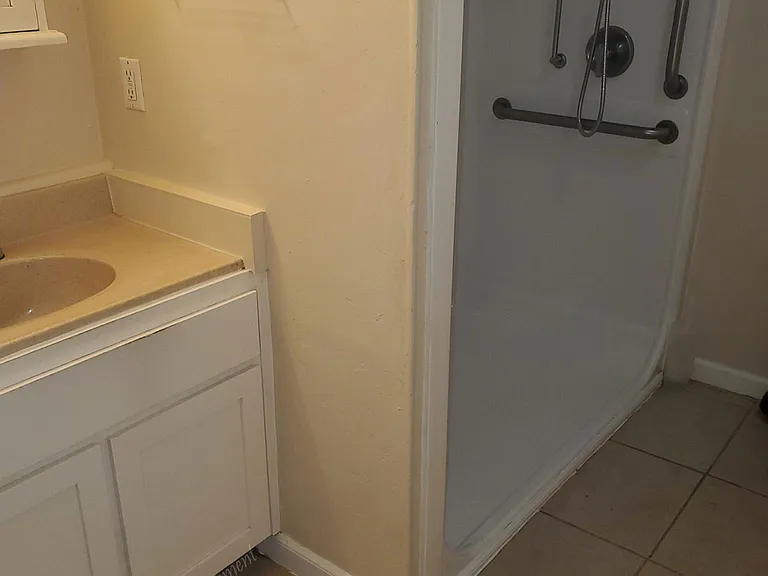 5820B Grove St — Photo 5