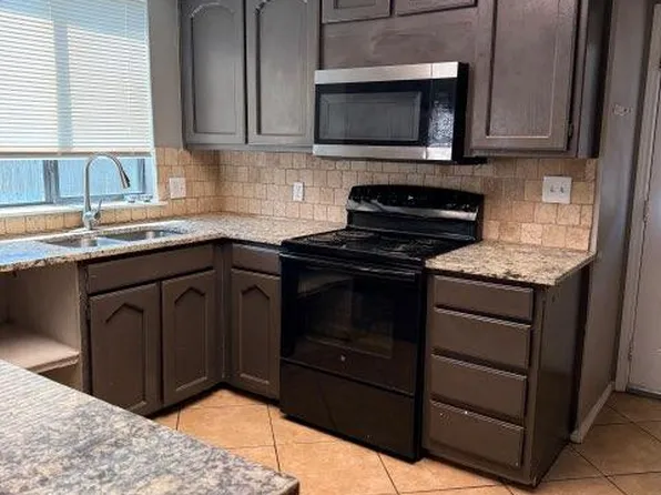 5926 Timbercrest Dr, Arlington, TX 76017