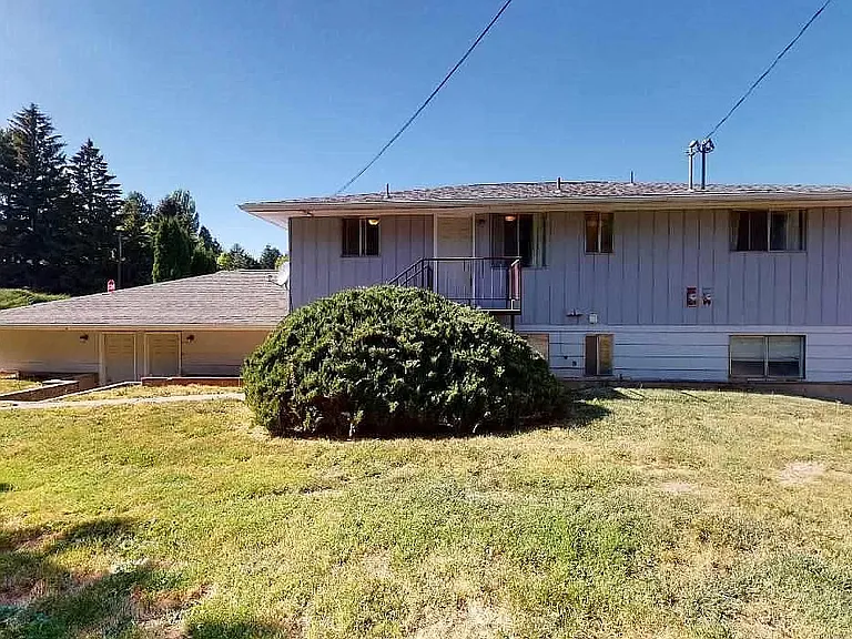 265 NW Yates St #A — Photo 2