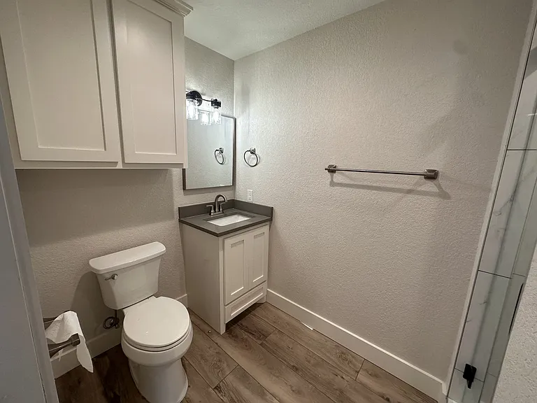 414 E Elm St #101 — Photo 7