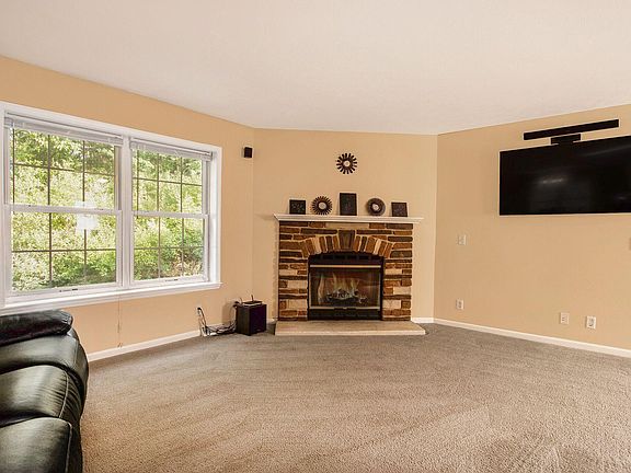 3rd image of 16299 Wildwood Valley Dr NE