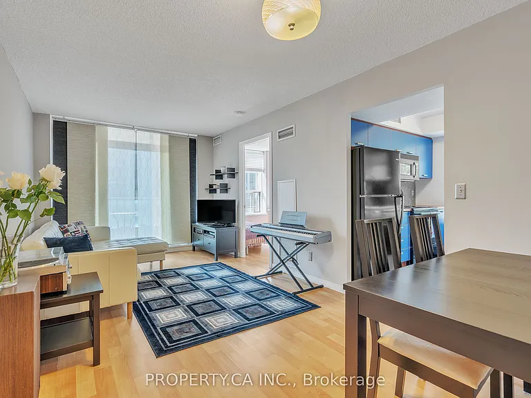 55 Harrison Garden Blvd #405 — Photo 7