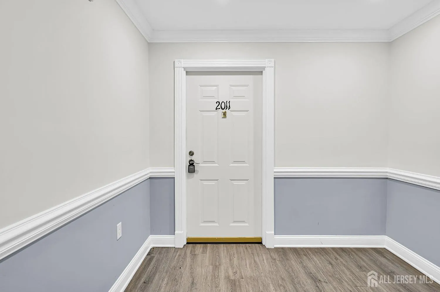 2 bed, 2.0 bath, 1234 sqft, $2,700 — Photo 4