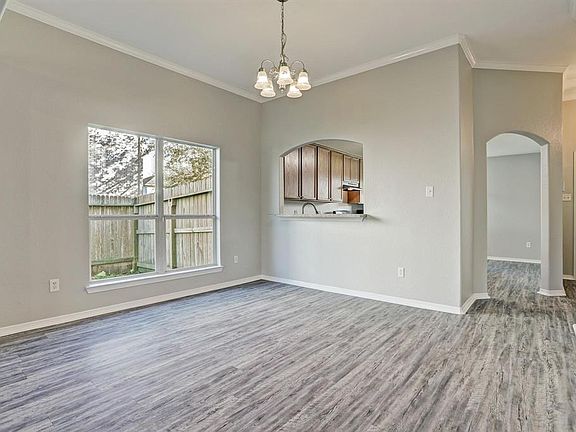 4th image of 7822 W Red Oak Ln