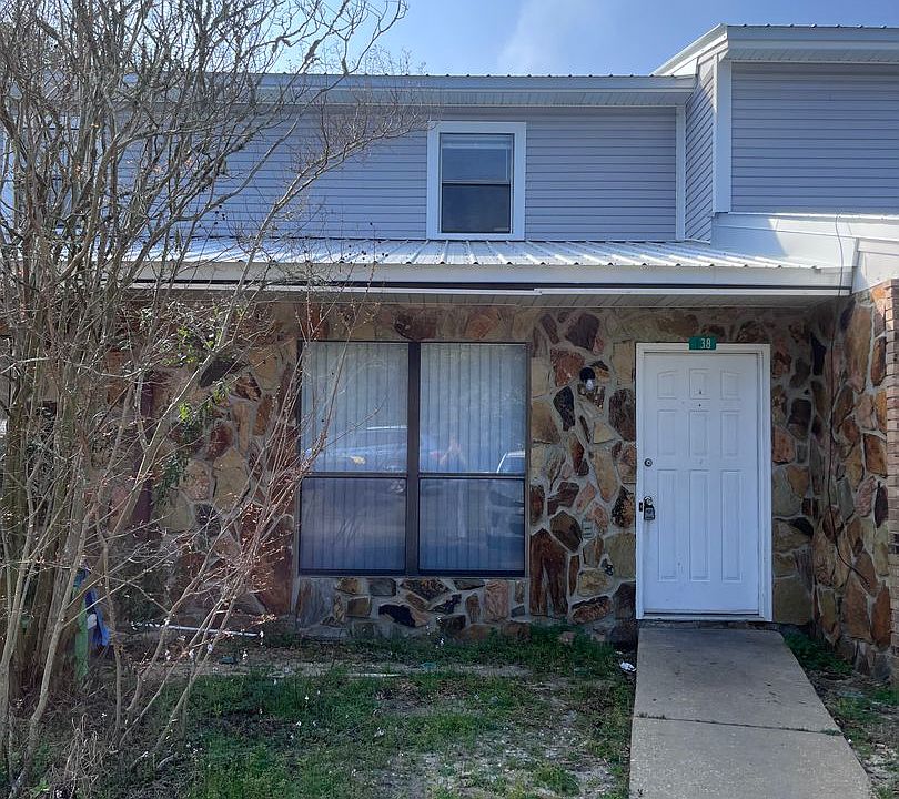 1st image of 138 Alder Ave