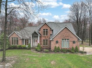 7137 Brenda Lee Dr, Walton Hills, OH