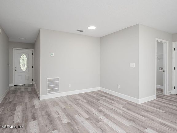 3rd image of 2911 WILCOX Street