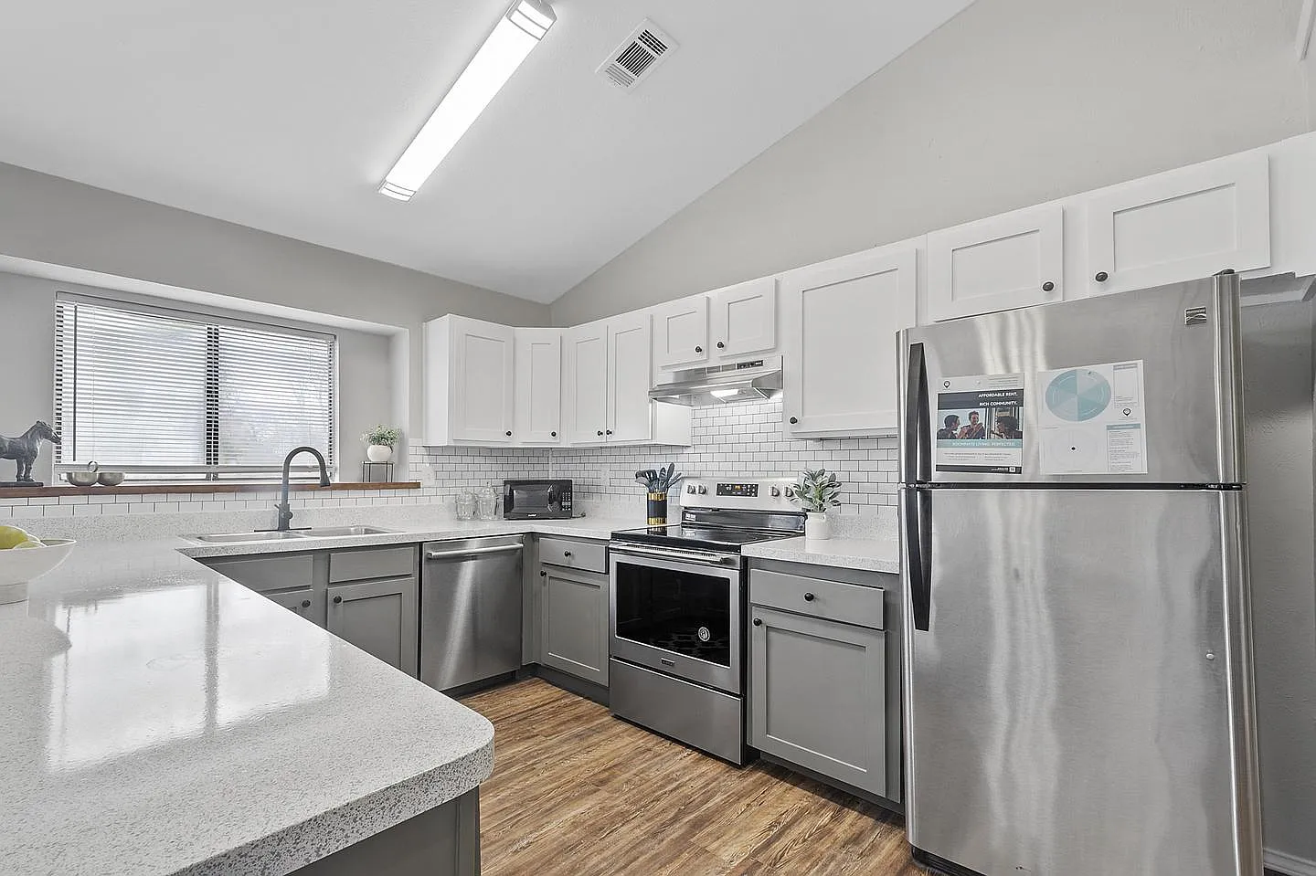Comfort & style in Arlington with easy highway access — Photo 4