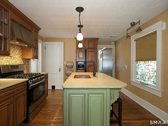 4th image of 11 Grant Avenue