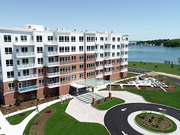 5th image of 130 Broad Reach #410