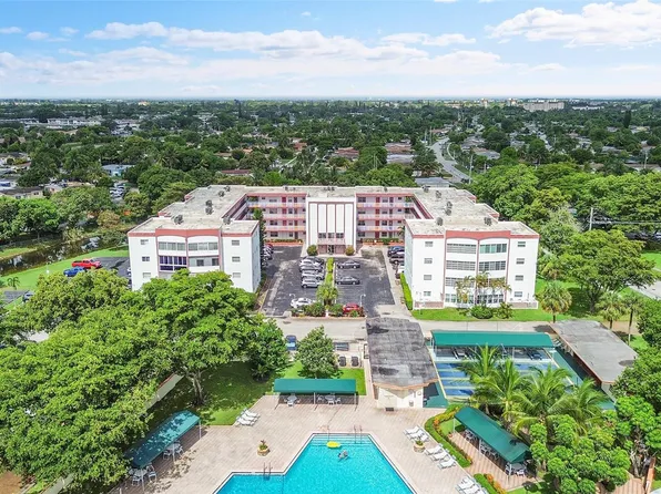 4000 NW 44th Avenue #401, Lauderdale Lakes, FL 33319