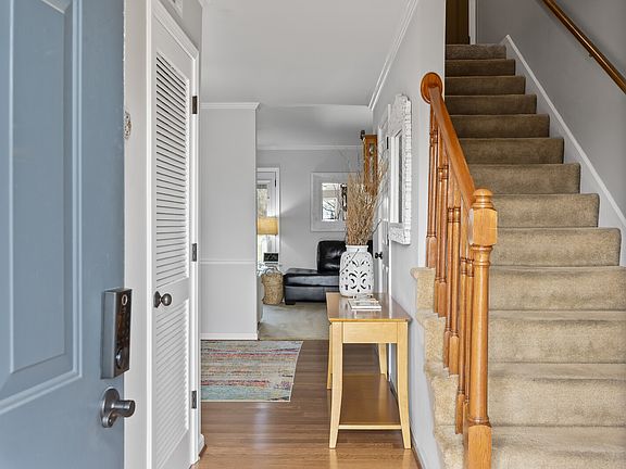 3rd image of 318 Westfield Dr