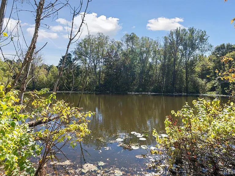 2860 E Coon Lake Rd — Photo 36