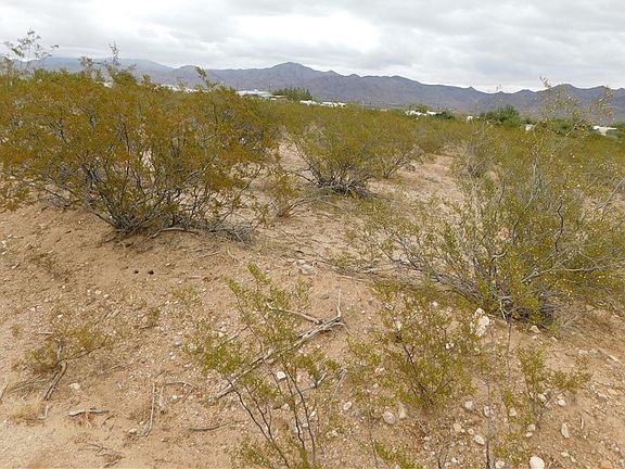 3rd image of 306-03-054 N Amado Rd