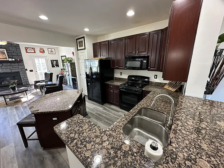 355 Cristaudo Ct — Photo 8