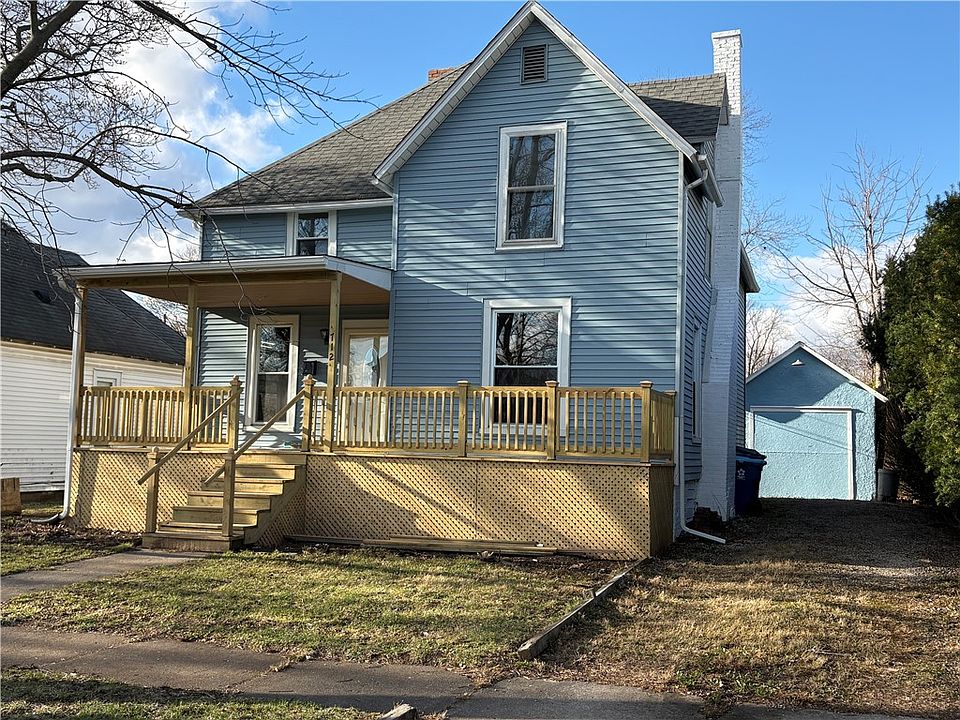 1st image of 712 E Washington St