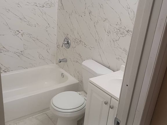 3rd image of 1114 N 16th Ct #B