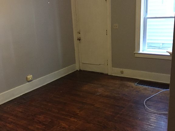 4th image of 643 West Ave APT D