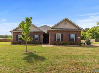283 Northlake Dr, Meridianville, AL 35759