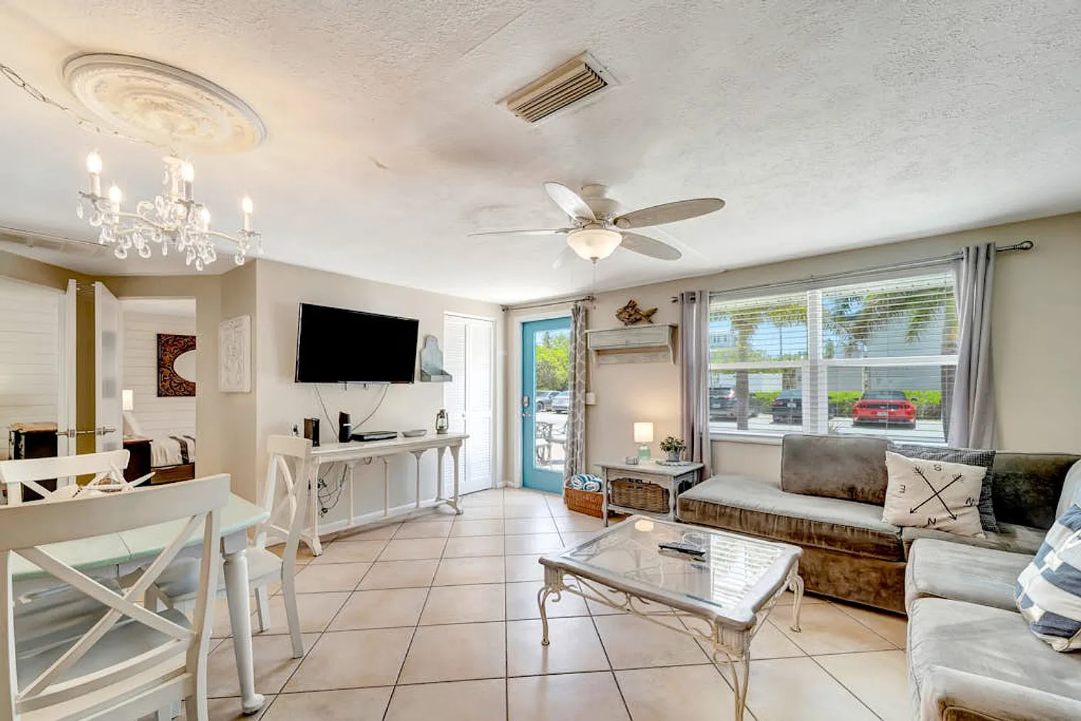 2 bed, 1.0 bath, $2,673 — Photo 3