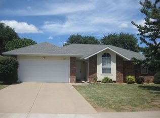 2231 W Deerfield St, Springfield, MO 65807