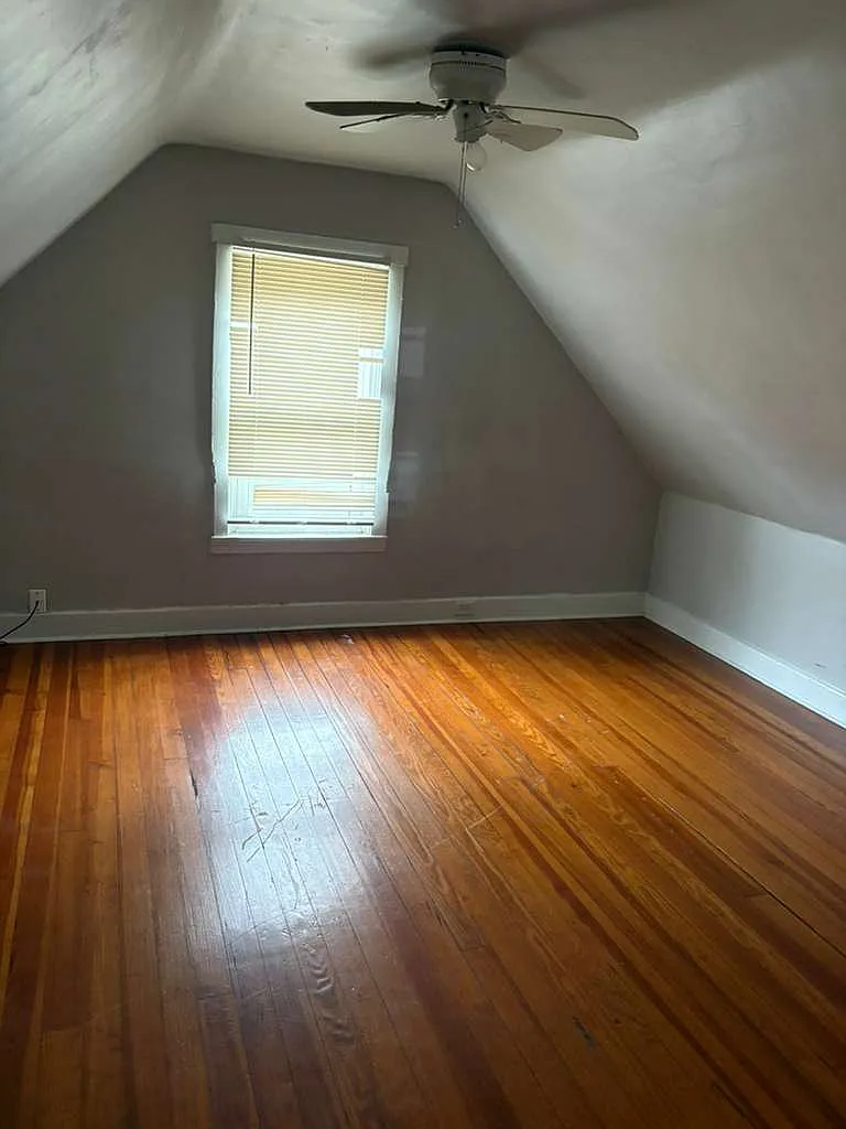 1559 Ambrose Avenue - 1 — Photo 4
