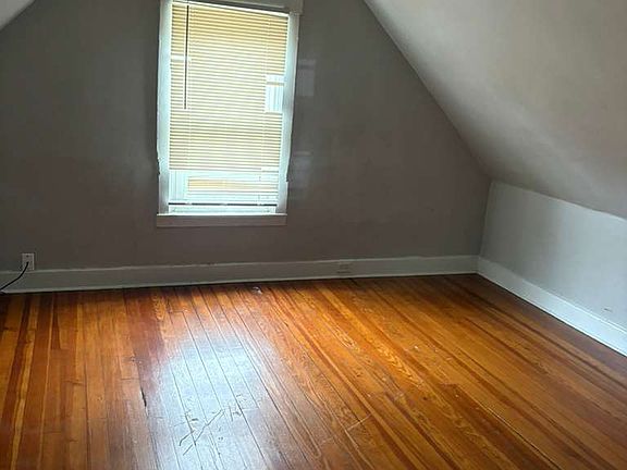 4th image of 1559 Ambrose Ave