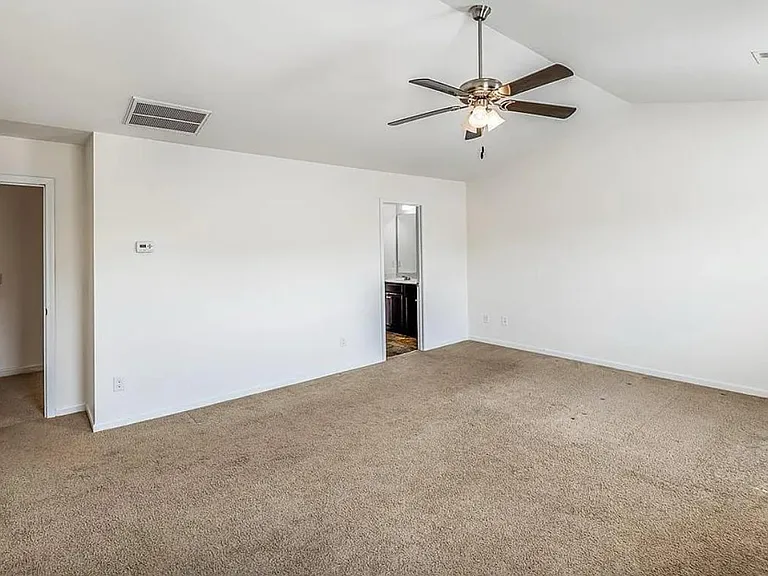 374 Hartleigh Dr — Photo 10