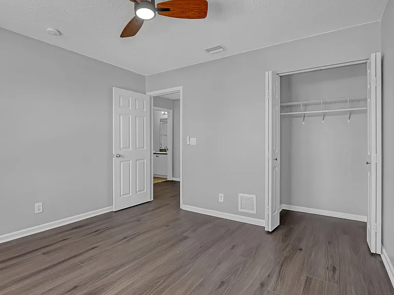 3464 Commodore Ct — Photo 29