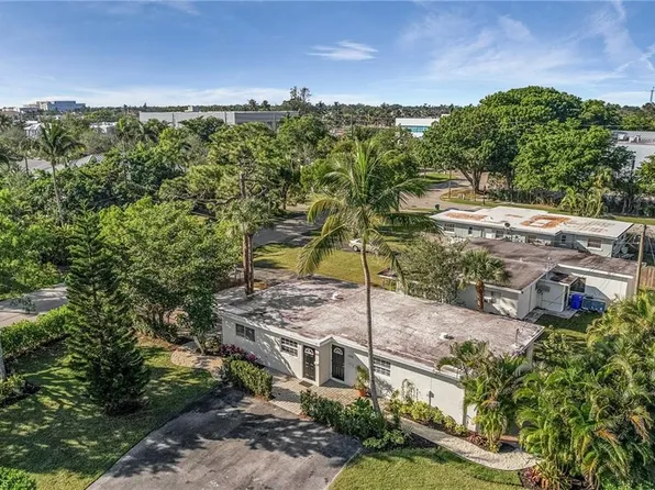 1011 11th ST N, NAPLES, FL 34102