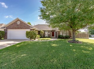 3807 Gold Finch Cir, College Station, TX 77845