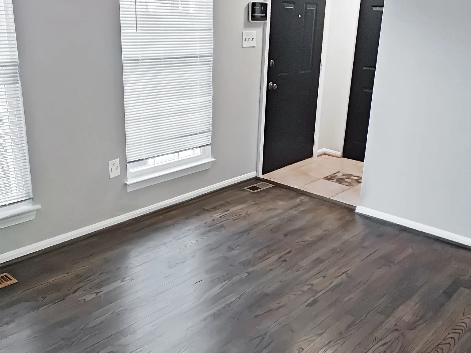 3 bed, 2.5 bath, 1160 sqft, $2,750 — Photo 2