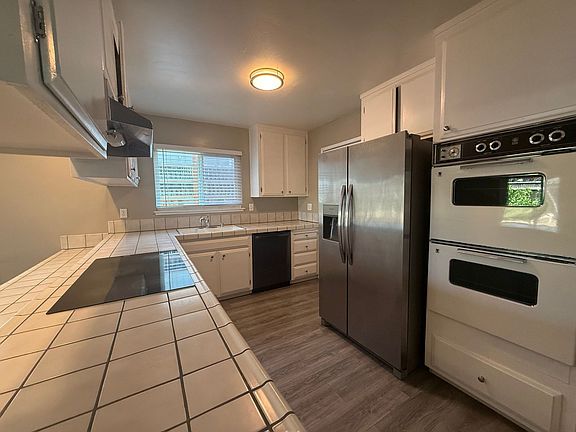 2nd image of 2104 La Miel Way