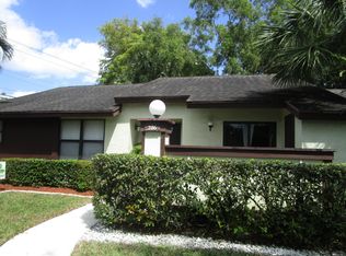 286 Amber Ct, Royal Palm Beach, FL 33411