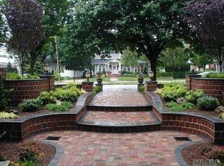 194 Smith St APT CC, Freeport, NY 11520