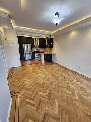 Rented by Bouklis Group | media 19